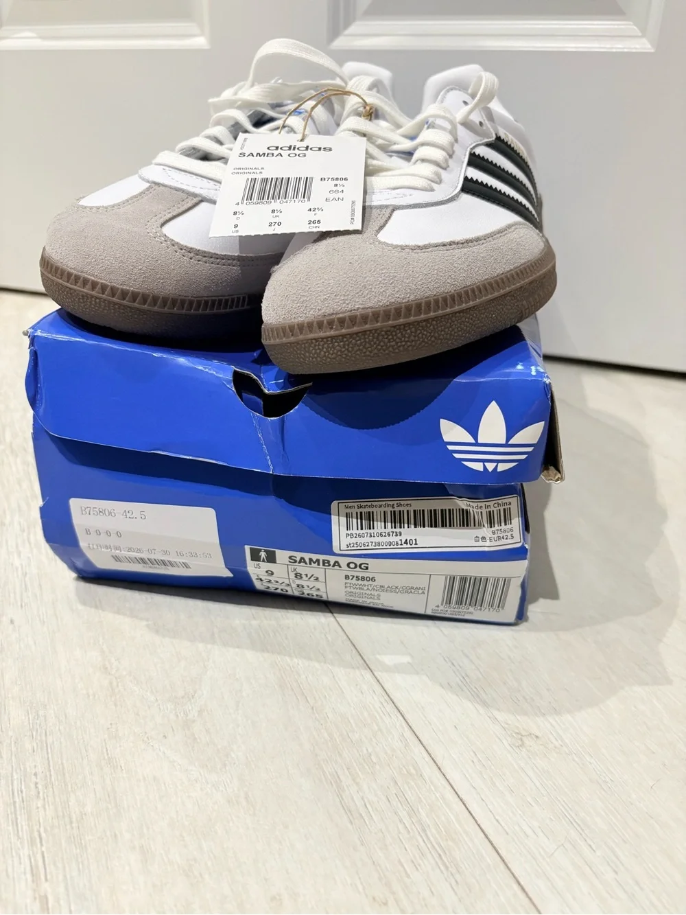 NWT! Adidas Samba OG Sneakers in White and Black US Sz 9/ EU Sz 42.5